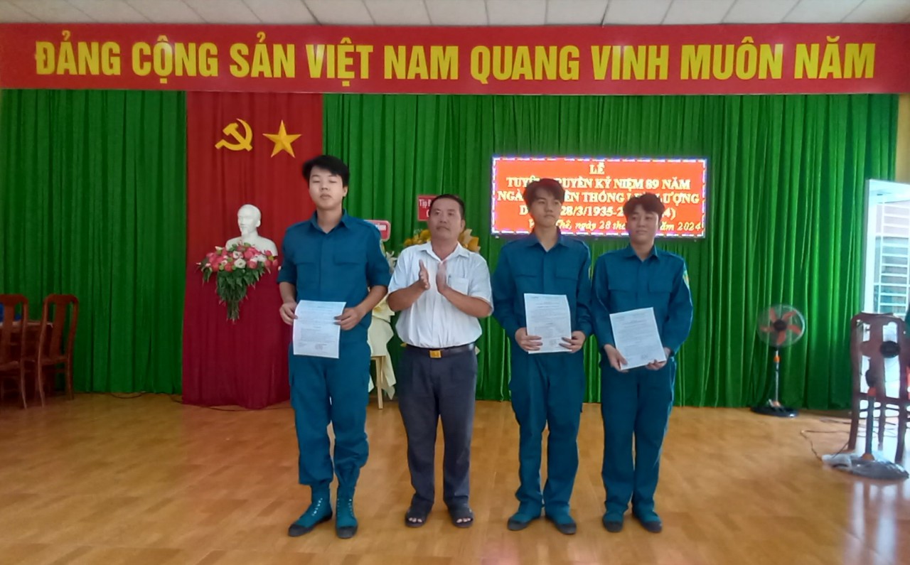 BAN CHỈ HUY QUÂN SỰ XÃ VỌNG THÊ TUYÊN TRUYỀN 89 NĂM                               NGÀY TRUYỀN THỐNG LỰC LƯỢNG DÂN QUÂN TỰ VỆ (28/3/1935 - 28/3/2024)